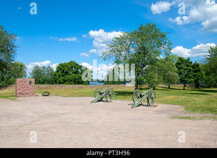 LAPPEENRANTA, Finnland - 15. Juni 2016: Die Festung von Lappeenranta. Französisch 90 K/77 Kanonen. Ersten Weltkrieg Modell Stockfoto