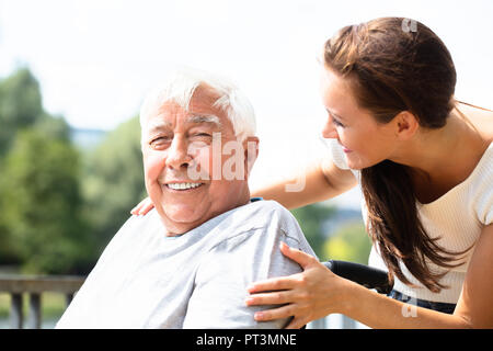 Portrait eines glücklichen jungen Frau mit ihrem Vater. Stockfoto