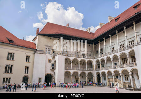 Äußere Gebäude Architektur im Innenhof von der Wawel in Krakau, Polen. Stockfoto