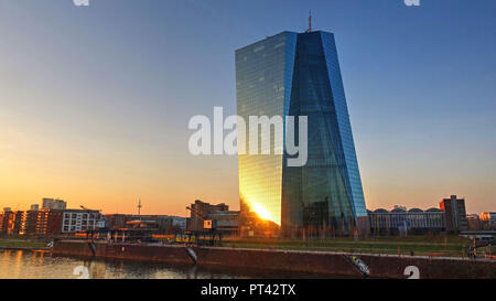 Europäische Zentralbank EZB und die Skyline, Frankfurt, Hessen, Deutschland Stockfoto