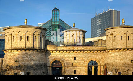 Museum Drei Eicheln und Museum für Moderne Kunst Grand-Duc Jean MUDAM auf dem Plateau de Kirchberg, Luxembourg City, Luxemburg, Stockfoto