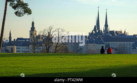 Blick vom Plateau de Kirchberg an der Altstadt, der Stadt Luxemburg, Luxemburg Stockfoto