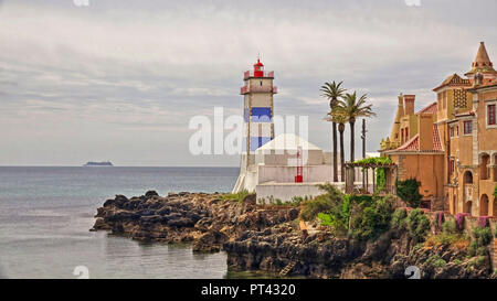 Santa Marta Leuchtturm in Cascais bei Lissabon, Costa do Estoril, Portugal, Europa Stockfoto