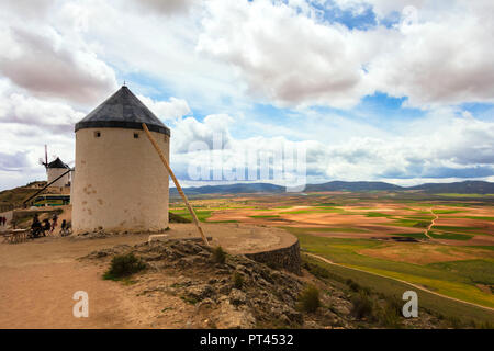 Windmühlen im Grünen Binnenland, Consuegra, Don Quixote route, Provinz Toledo, Kastilien-La Mancha, Spanien Stockfoto