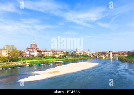 Ticino und die Stadt Pavia, Provinz Pavia, Lombardei, Italien, Europa, Stockfoto