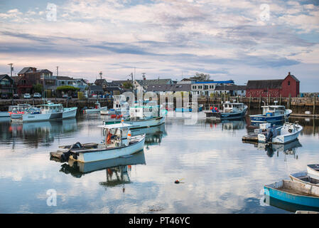 USA, New England, Cape Ann, Massachusetts, Rockport, Rockport Harbour und Motiv Nummer Eins, Dämmerung Stockfoto