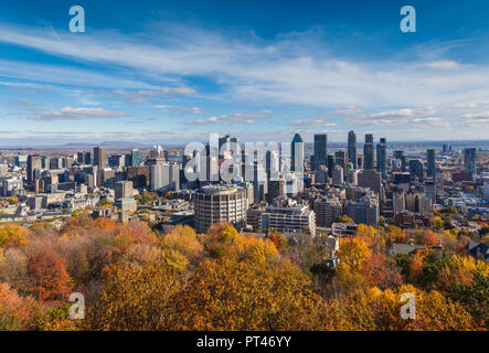 Kanada, Quebec, Montreal, erhöhten City Skyline von Mount Royal, Herbst Stockfoto