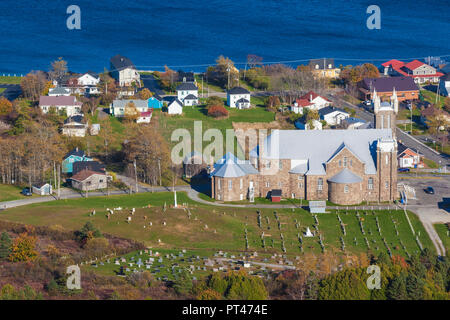 Kanada, Quebec, Gaspe Halbinsel, Perce, Eglise St-Michel, Stadt, Kirche, Herbst, Ansicht Stockfoto