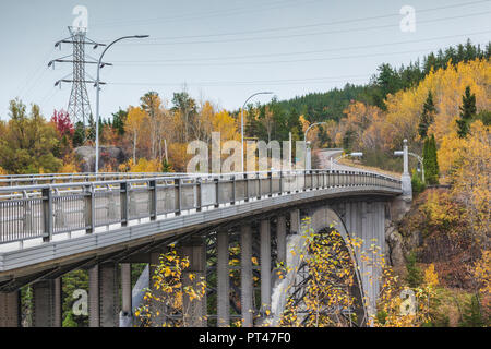 Kanada, Quebec, saguenay-lac Saint-Jean Region, Saguenay Fjord, Saguenay-Jonquiere, Pont d'Aluminium, nur Aluminium Brücke der Welt, 1950 erbaut Stockfoto