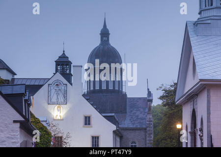 Kanada, Quebec, Mauricie Region, Trois Rivieres, Kirchen entlang der Rue De La Motte, ddawn Stockfoto