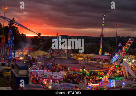 Sonnenuntergang an der jährlichen Goose Fair in Nottingham, Nottinghamshire England Großbritannien Stockfoto