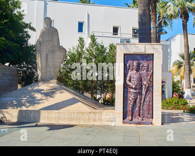 Bodrum, Türkei - Juli 6, 2018. Independence Monument mit der Statue von Mustafa Kemal Atatürk und osmanischen Soldaten. Bodrum in der Innenstadt. Provinz Mugla. Stockfoto