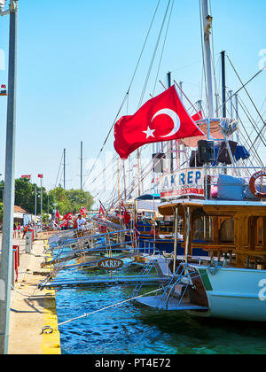 Bodrum, Türkei - Juli 6, 2018. Boote im Hafen von Bodrum. Provinz Mugla, Türkei. Stockfoto