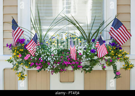 USA, New England, Massachusetts, Cape Ann, Manchester am Meer, 4. Juli, US Flags Stockfoto