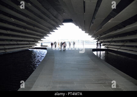 Tunnel unter dem V&A Museum Dundee, Dundee, Schottland, Großbritannien, UK, Vereinigtes Königreich, Europa. Geöffnet 15. September 2018. Von den Japanischen Bogen konzipiert Stockfoto