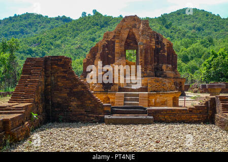 Ein teilweise restaurierten Tempel Gebäude an, mein Sohn, ein UNESCO-Weltkulturerbe in Vietnam. Stockfoto