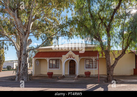 LOXTON, SÜDAFRIKA, August 7, 2018: eine Straße Szene mit einer Lodge in Loxton in der Northern Cape Provinz Stockfoto