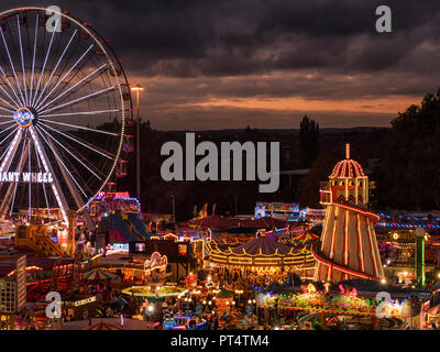 Sonnenuntergang an der jährlichen Goose Fair in Nottingham, Nottinghamshire England Großbritannien Stockfoto