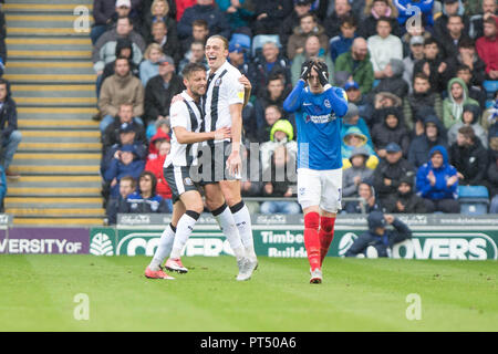 Portsmouth, Großbritannien. 06 Okt, 2018. Tom Eaves von Gillingham feiert nach dem Scoring Gillingham der öffnung Ziel während der efl Sky Bet Liga 1 Übereinstimmung zwischen Portsmouth und Gillingham an Fratton Park, Portsmouth, England am 6. Oktober 2018. Foto von Simon Carlton. Nur die redaktionelle Nutzung, eine Lizenz für die gewerbliche Nutzung erforderlich. Keine Verwendung in Wetten, Spiele oder einer einzelnen Verein/Liga/player Publikationen. Credit: UK Sport Pics Ltd/Alamy leben Nachrichten Stockfoto