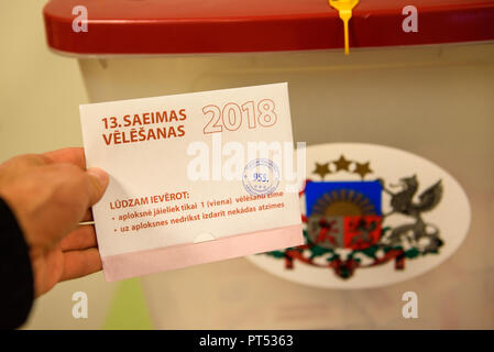 , Marupe Lettland. 6. Okt 2018. 06.10.2018. , MARUPE LETTLAND. Die Wahlen zum Parlament der Republik Lettland (Saeima) Credit: gints Ivuskans/Alamy leben Nachrichten Stockfoto