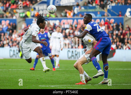 Liberty Stadium, Swansea, Großbritannien. 6. Okt, 2018. EFL-Meisterschaft Fußball, Swansea City gegen Ipswich Town; Joel Asoro von Swansea City am Ziel Credit: Aktion plus Sport/Alamy leben Nachrichten Stockfoto