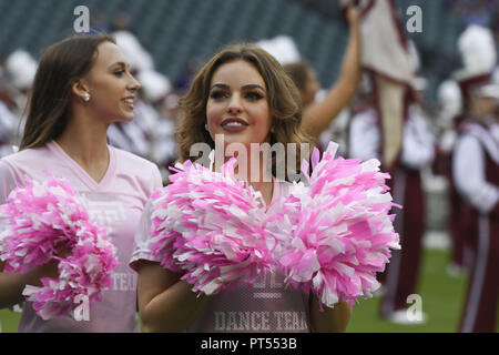 Chester, Pennsylvania, USA. 6. Okt, 2018. Tempel Cheerleader in Aktion während des Spiels gegen die ECU Piraten am Lincoln Financial Field in Philadelphia Pennsylvania Credit: Ricky Fitchett/ZUMA Draht/Alamy leben Nachrichten Stockfoto