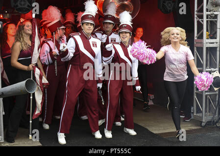 Chester, Pennsylvania, USA. 6. Okt, 2018. Der Tempel band und Cheerleadern in Aktion während des Spiels gegen ECU am Lincoln Financial Field in Philadelphia Pennsylvania Credit: Ricky Fitchett/ZUMA Draht/Alamy leben Nachrichten Stockfoto