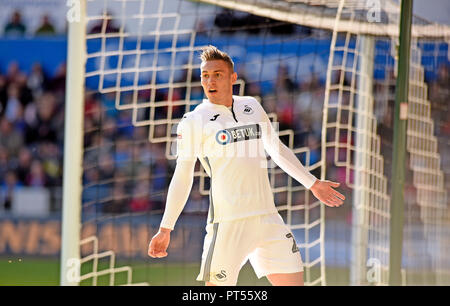 Swansea, Großbritannien. 6. Oktober 2018. Connor Roberts von Swansea City in Aktion. EFL Skybet Meisterschaft übereinstimmen, Swansea City v Ipswich Town an der Liberty Stadium in Swansea, Südwales am Samstag, den 6. Oktober 2018. Dieses Bild dürfen nur für redaktionelle Zwecke verwendet werden. Nur die redaktionelle Nutzung, eine Lizenz für die gewerbliche Nutzung erforderlich. Keine Verwendung in Wetten, Spiele oder einer einzelnen Verein/Liga/player Publikationen. pic von Phil Rees/Andrew Orchard sport Fotografie/Alamy leben Nachrichten Stockfoto