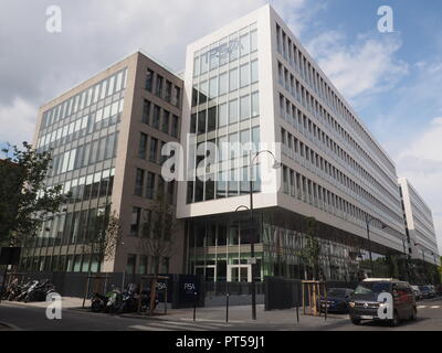 Paris, Frankreich. 31 Aug, 2018. Europas zweitgrößter Autobauer PSA ist von der Pariser Vorort von Rueil-Malmaison gesteuert. Rund 600 Menschen arbeiten im neuen Gebäude. Credit: Christian Böhmer/dpa/Alamy leben Nachrichten Stockfoto