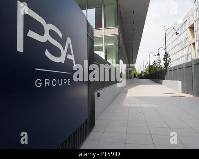 Paris, Frankreich. 31 Aug, 2018. Europas zweitgrößter Autobauer PSA ist von der Pariser Vorort von Rueil-Malmaison gesteuert. Rund 600 Menschen arbeiten im neuen Gebäude. Credit: Christian Böhmer/dpa/Alamy leben Nachrichten Stockfoto