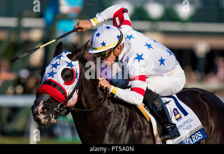 Lexington, KY, USA. 6. Okt, 2018. Oktober 06, 2018: Nächste Aktien mit Tyerl Gaffalione gewinnt die Shadwell Rasen Meile Staaten bei Keeneland Racecourse am Oktober 05, 2018 in Lexington, Kentucky. Evers/ESW/CSM/Alamy leben Nachrichten Stockfoto