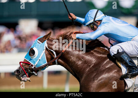 Lexington, KY, USA. 6. Okt, 2018. Oktober 06, 2018: Bucchero mit Fernando De La Cruz gewinnt den Woodford Stangen bei Keeneland Racecourse am Oktober 06, 2018 in Lexington, Kentucky. Evers/ESW/CSM/Alamy leben Nachrichten Stockfoto