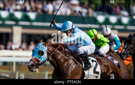 Lexington, KY, USA. 6. Okt, 2018. Oktober 06, 2018: Bucchero mit Fernando De La Cruz gewinnt den Woodford Stangen bei Keeneland Racecourse am Oktober 06, 2018 in Lexington, Kentucky. Evers/ESW/CSM/Alamy leben Nachrichten Stockfoto