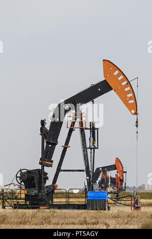 Stoughton, Saskatchewan, Kanada. 9 Sep, 2018. Ölfeld pumpjacks Vom Halbmond Punkt Energie Pumpe Rohöl in der Nähe von Stoughton, Saskatchewan. Credit: bayne Stanley/ZUMA Draht/Alamy leben Nachrichten Stockfoto