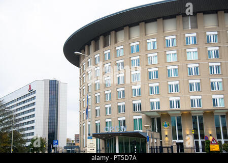 Hauptsitz der OVCW in Den Haag und, auf der linken Seite Marriot Hotel, Holland Stockfoto