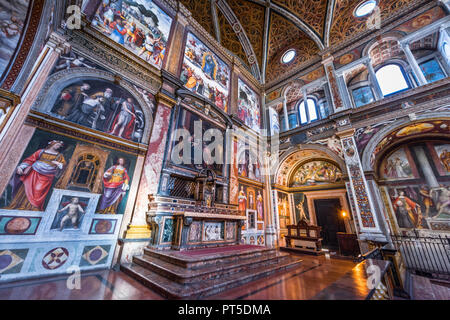 Beeindruckende Innenausstattung von San Maurizio Kirche in Mailand Stockfoto