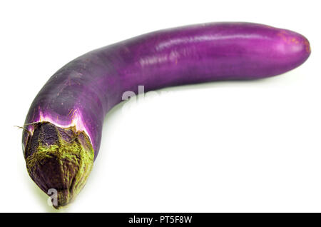 Eine frische Auberginen mit Stammzellen isoliert auf weißem Hintergrund Stockfoto