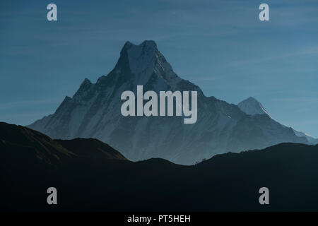 Matschaputschare Höhepunkt im Annapurna Himalaya, Nepal. Matschaputschare könnte einer der wenigen Orte auf unserem Planeten, in denen kein Mensch je einen Fuß gesetzt hat. Stockfoto