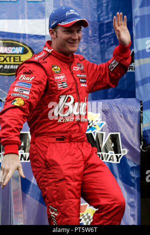 Dale Earnhardt Jr. besucht Treiber Einführung vor Beginn der NASCAR Nextel Cup Pepsi 400 in Daytona International Speedway in Daytona Beach, Florida am 7. Juli 2007. Stockfoto