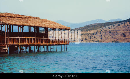 Schöner Strand in der Nähe von Saranda, Albanien Stockfoto