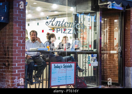 Antonio's Pizza auf North Pleasant Street in Amherst, MA Stockfoto