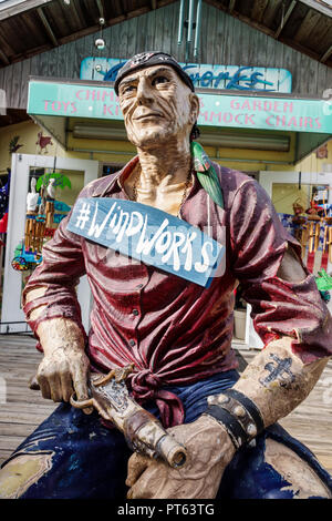 St. Saint Petersburg Florida, Madeira Beach, John's Pass Village, Statue Skulptur Humor Pirat, Shopping Shopper Shopper Shop Shops Market Market Stockfoto