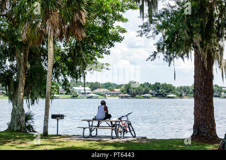 Florida, Lake Placid, Lake June-in-Winter, H. L. Bishop Park, Erwachsene Erwachsene Mann Männer männlich, Fahrrad Fahrrad Fahrräder Radfahren Reiten Radfahrer Reiter Fahrrad Stockfoto
