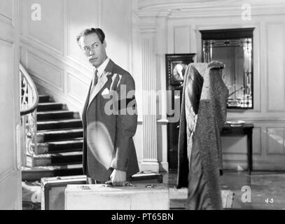 Original Film Titel: BLITHE SPIRIT. Englischer Titel: BLITHE SPIRIT. Jahr: 1945. Regie: David Lean. Stars: Rex Harrison. Credit: Zwei Städte/CINEGUILD/Album Stockfoto