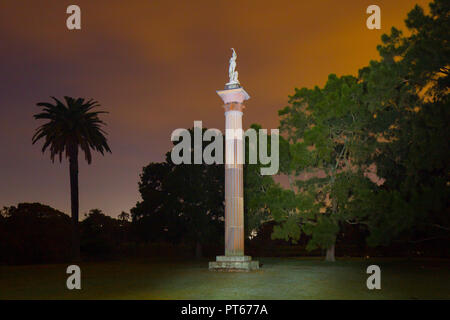 'Sunrise' ist eine Statue in der Rose und Spalte Garten von Centennial Parklands in Sydney, Australien. Es wurde von Villeroy und Boch ausgelegt und installiert ich Stockfoto