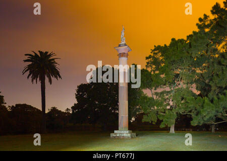 'Sunrise' ist eine Statue in der Rose und Spalte Garten von Centennial Parklands in Sydney, Australien. Es wurde von Villeroy und Boch ausgelegt und installiert ich Stockfoto