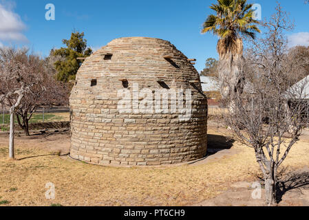 FRASERBURG, SÜDAFRIKA, August 7, 2018: Eine historische corbelled Haus in Fraserburg in der Northern Cape Provinz Stockfoto