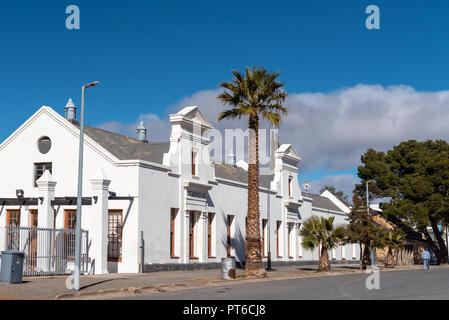 FRASERBURG, SÜDAFRIKA, August 7, 2018: Rathaus und Ämter der Hoogland Munisipality in Fraserburg in der Northern Cape Provinz Stockfoto