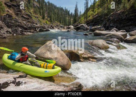 "Sneak" auf Doppel drop Schnelle, Selway River, Idaho. Stockfoto