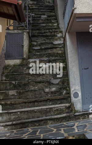 Italien, Varenna, Comer See, in der Nähe zu einer schmalen Treppe Stockfoto